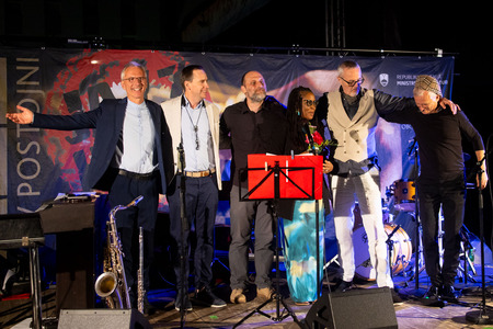 Lori Williams & Band 17.7 (26)